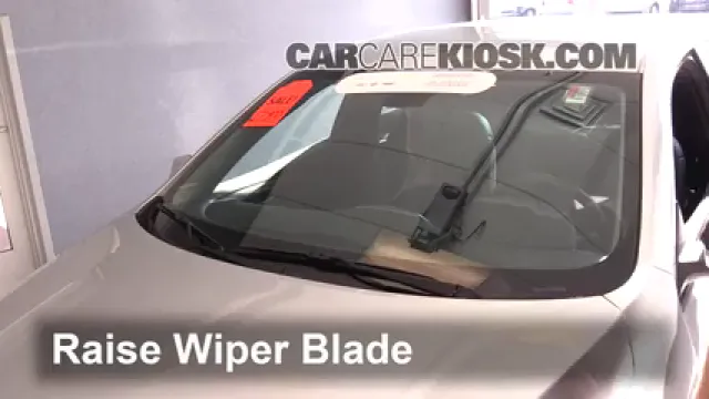 2016 Chevrolet Malibu Limited LT 2.5L 4 Cyl. Balais essuie-glace avant Changer les balais des essuie-glace